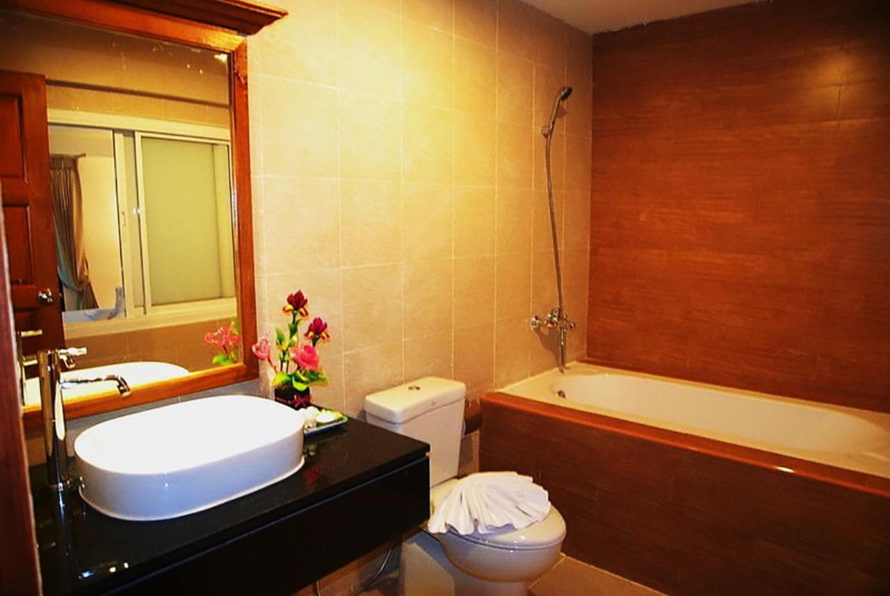 Bodega Phuket Patong (Adults Only) Exterior photo
